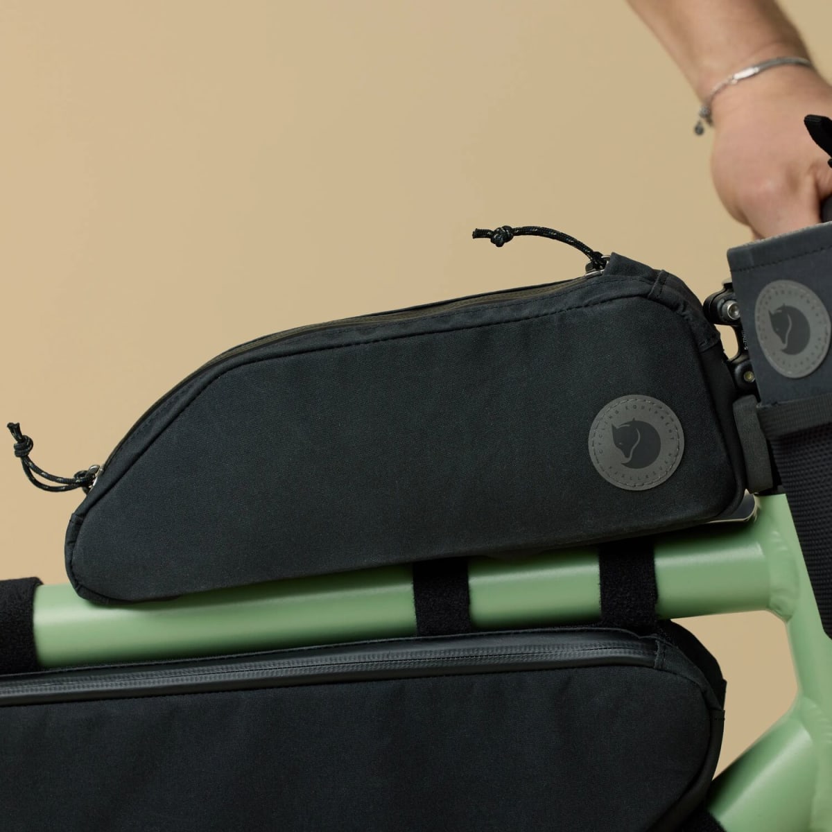 Hoja Top Tube Bag — Black